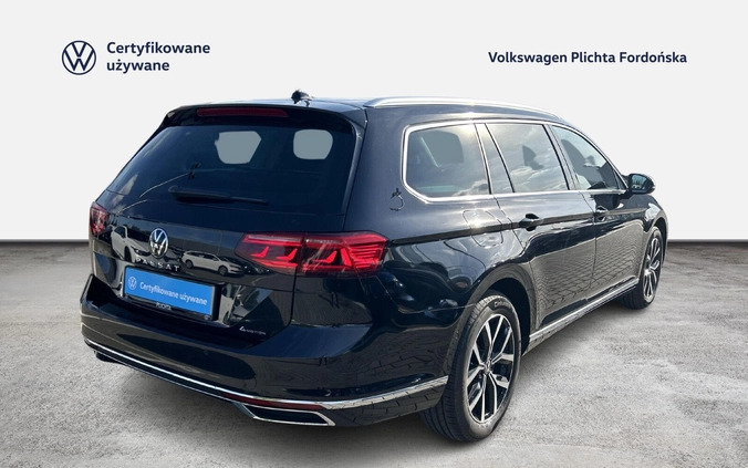 Volkswagen Passat cena 199900 przebieg: 14220, rok produkcji 2023 z Gostynin małe 742